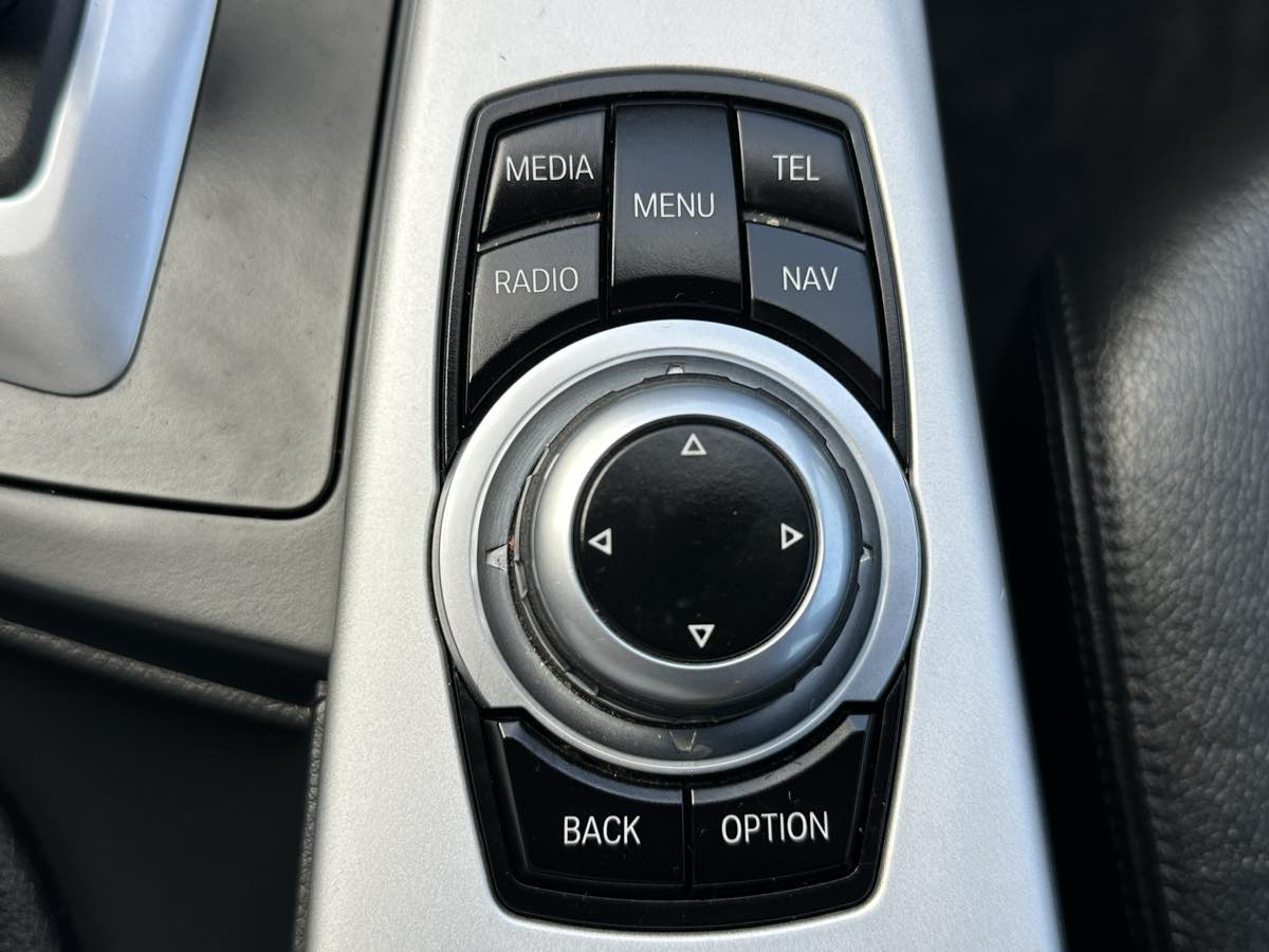BMW 3 Series photo 34