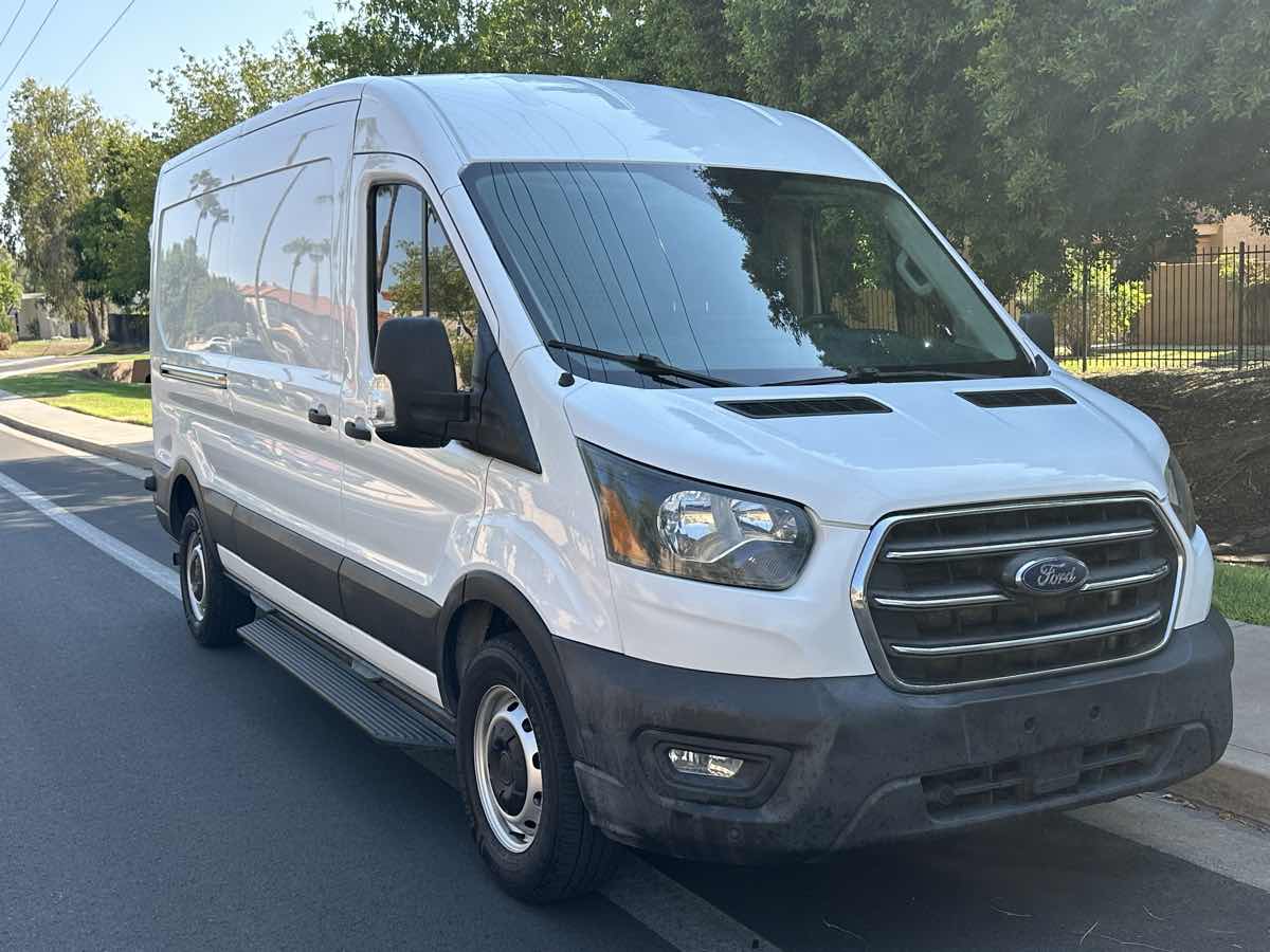 Ford Transit photo 2
