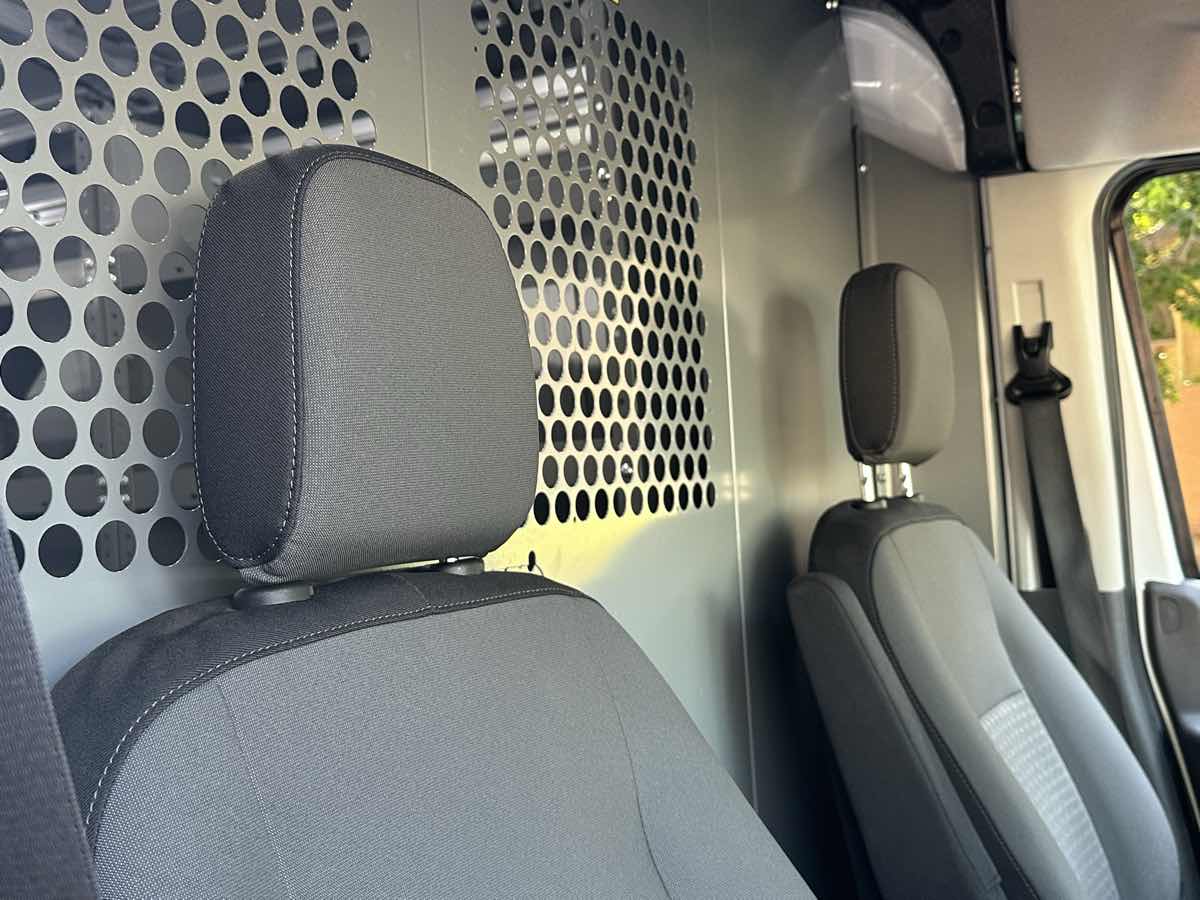 Ford Transit photo 10