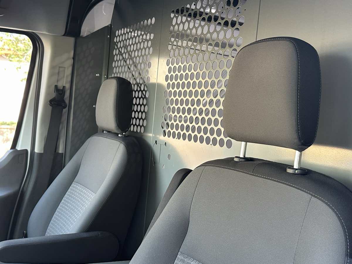Ford Transit photo 19