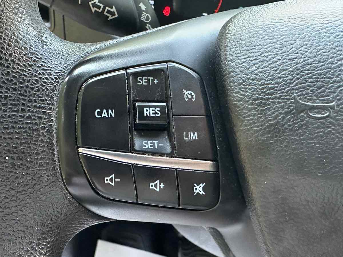 Ford Transit photo 25