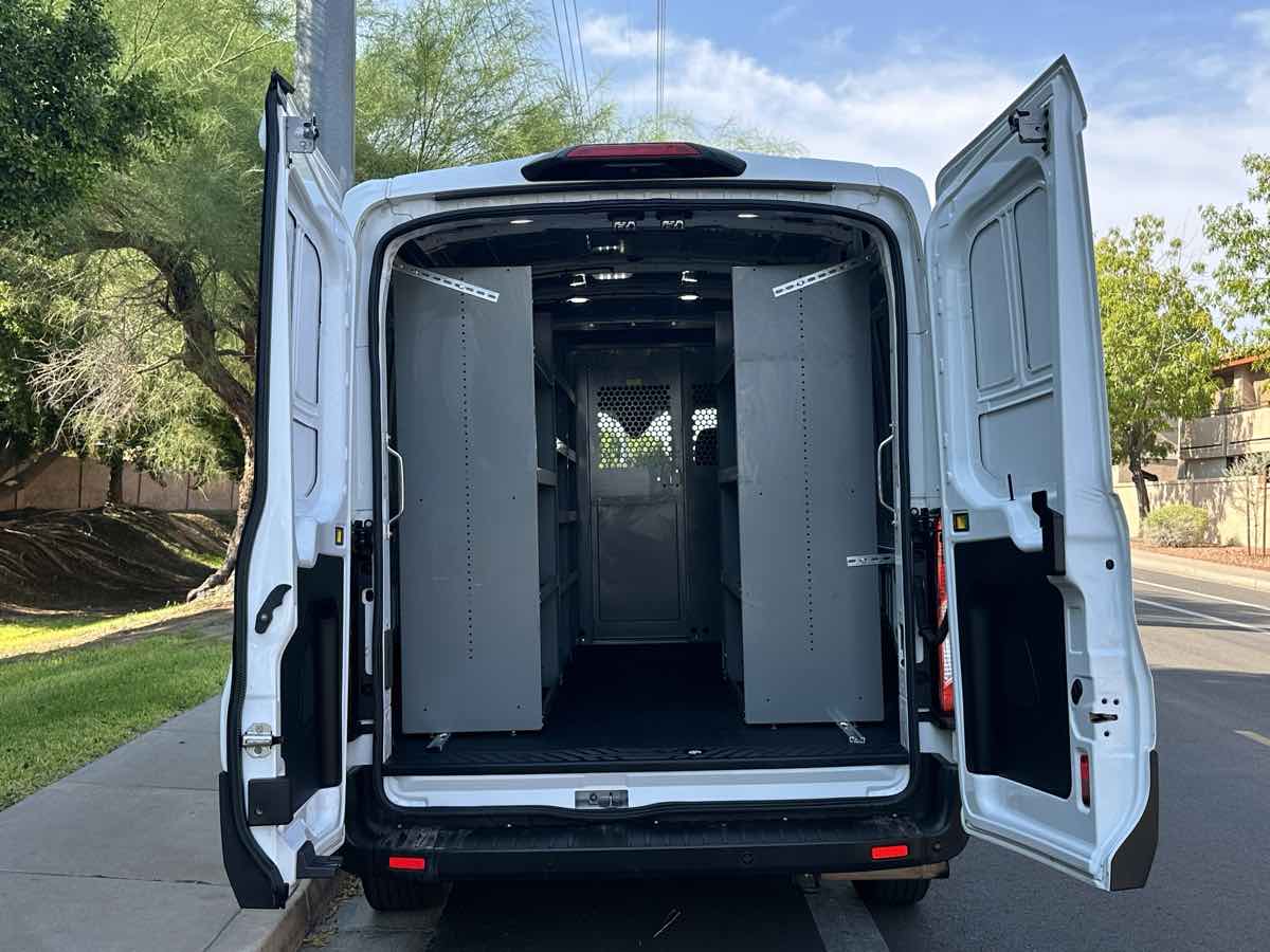 Ford Transit photo 39