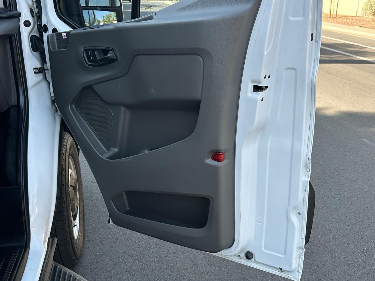 Ford Transit photo 44