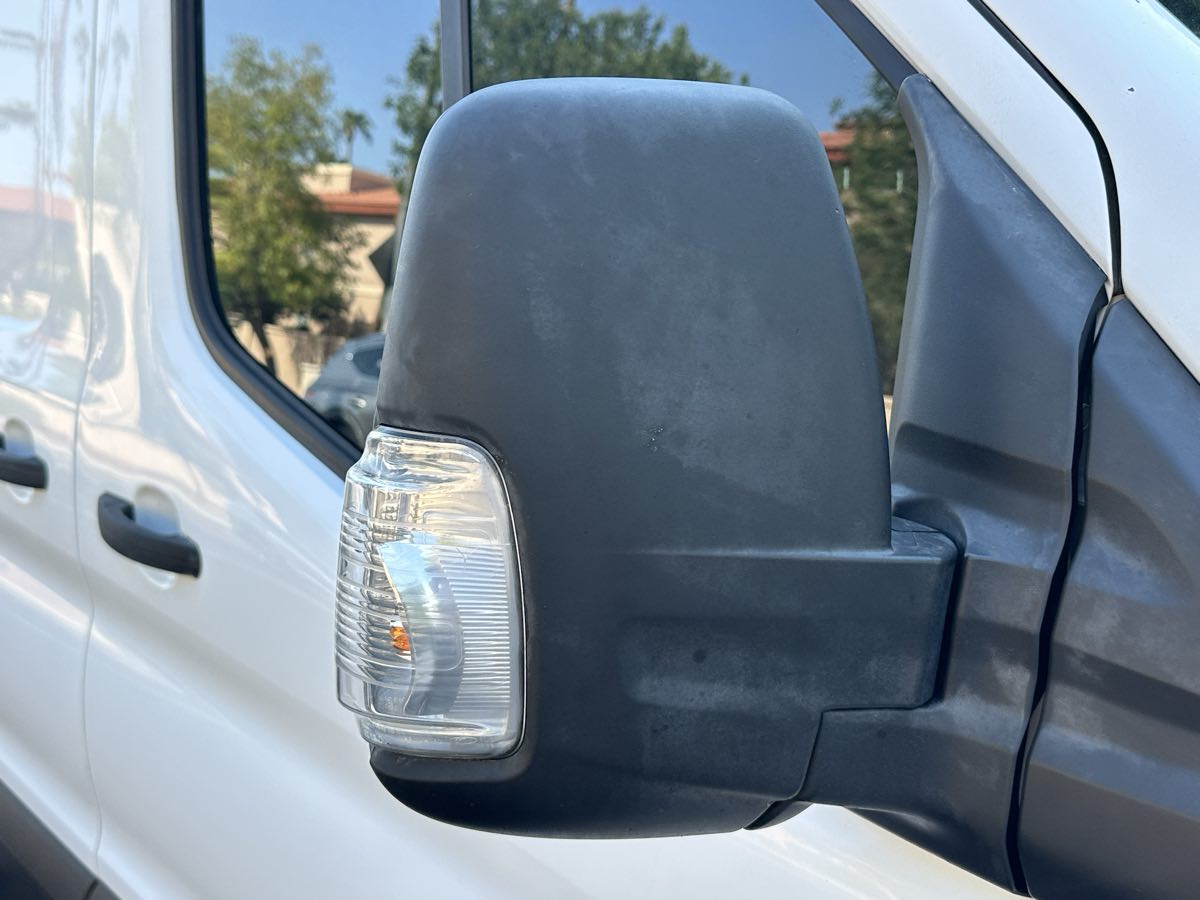 Ford Transit photo 46