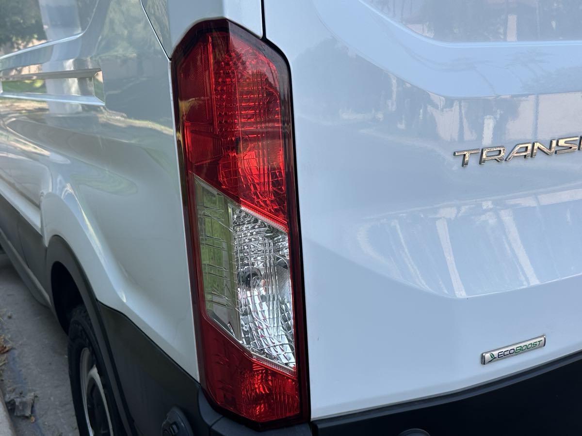 Ford Transit photo 49