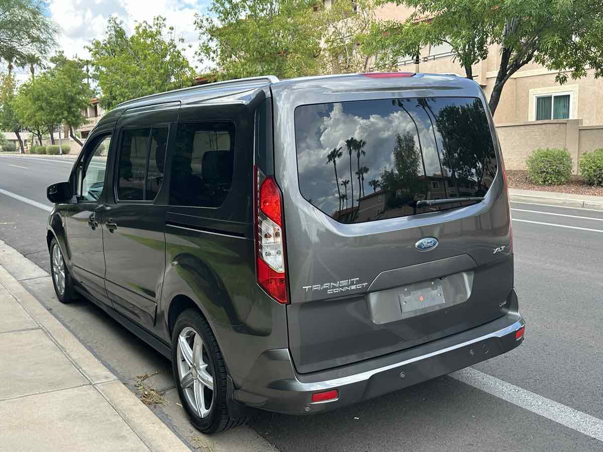 Ford Transit Connect photo 5