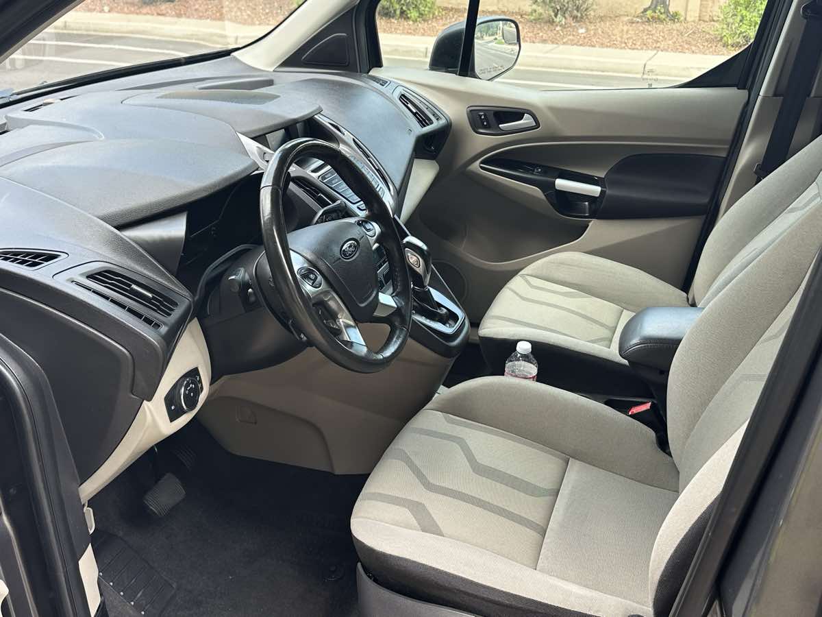 Ford Transit Connect photo 11