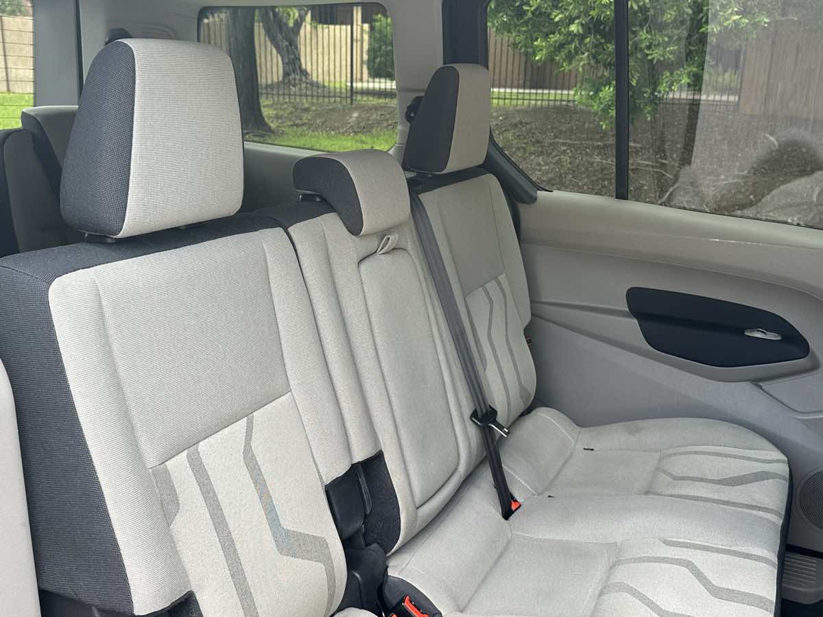 Ford Transit Connect photo 18