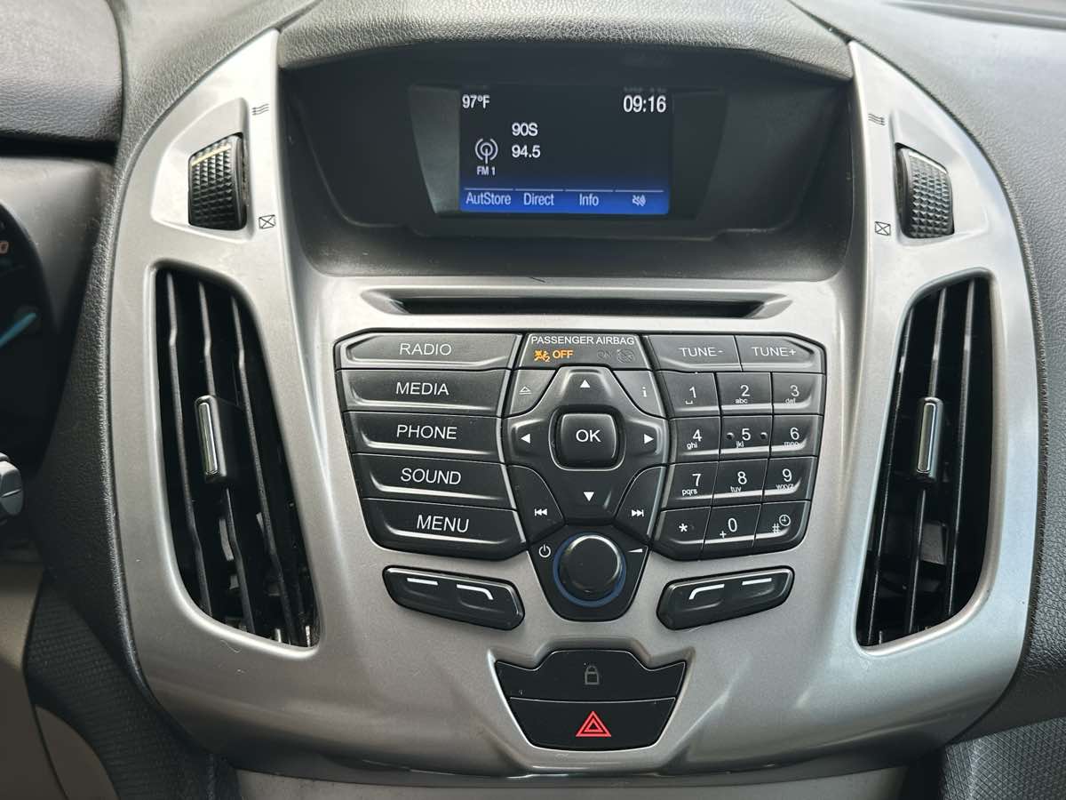 Ford Transit Connect photo 29
