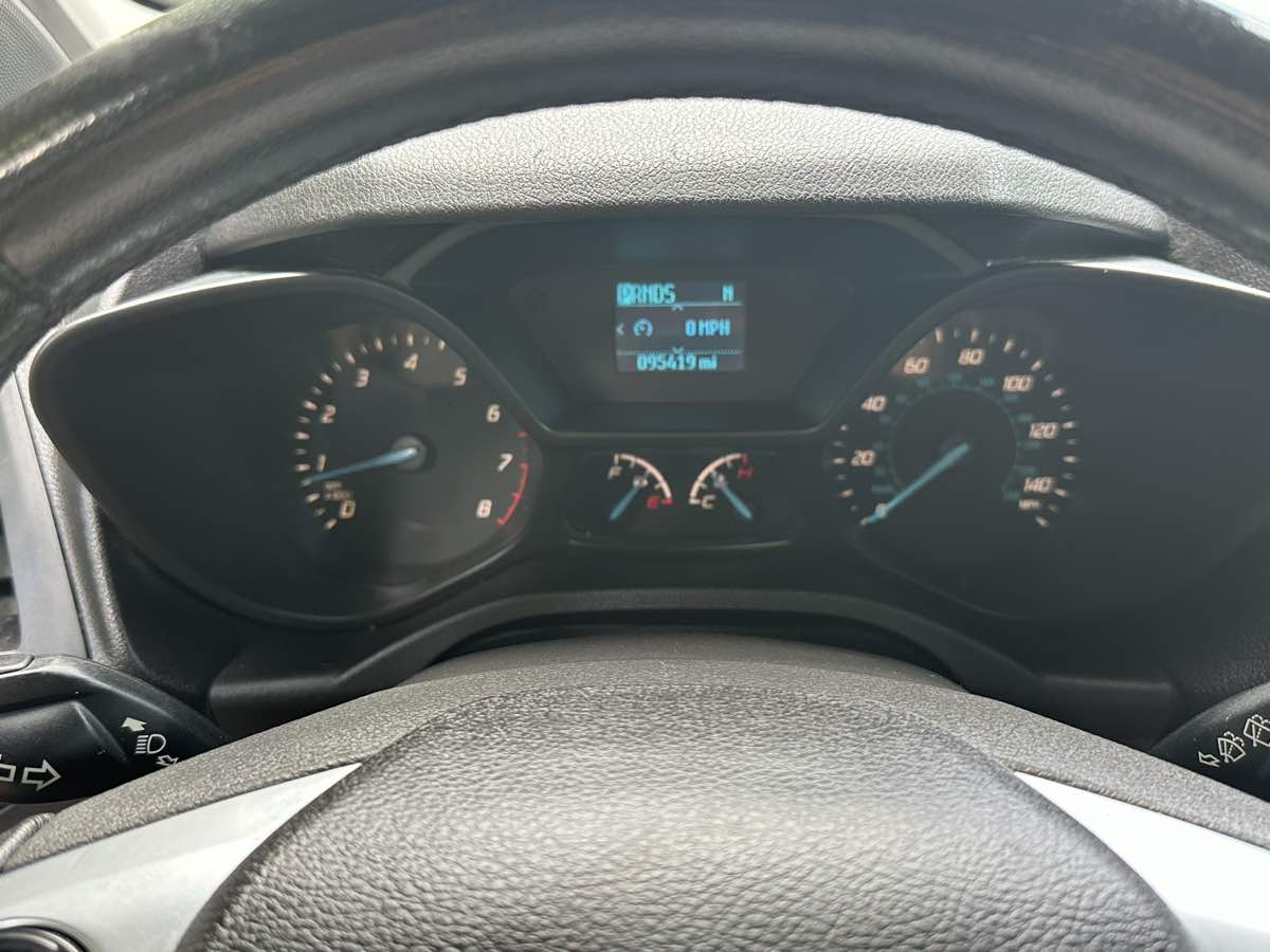 Ford Transit Connect photo 37