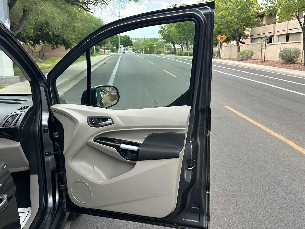 Ford Transit Connect photo 41