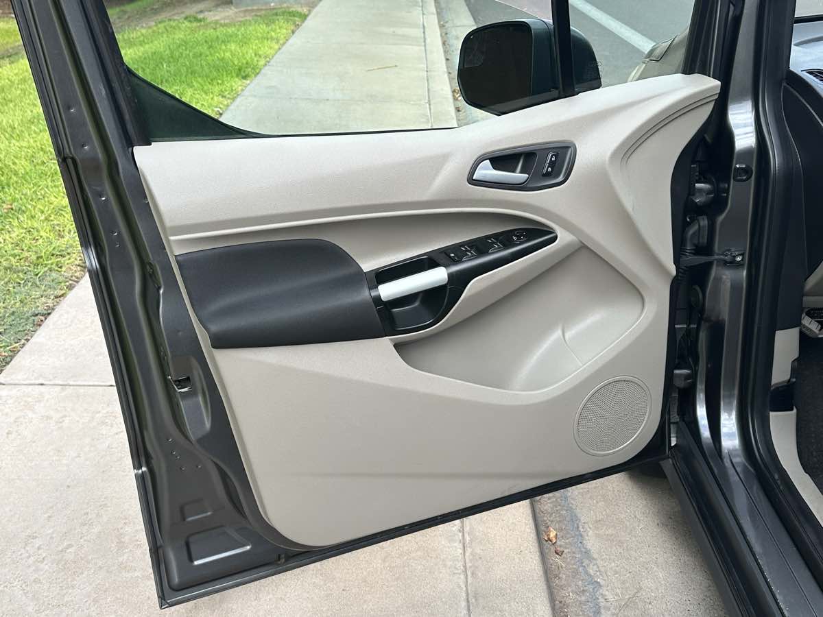 Ford Transit Connect photo 42