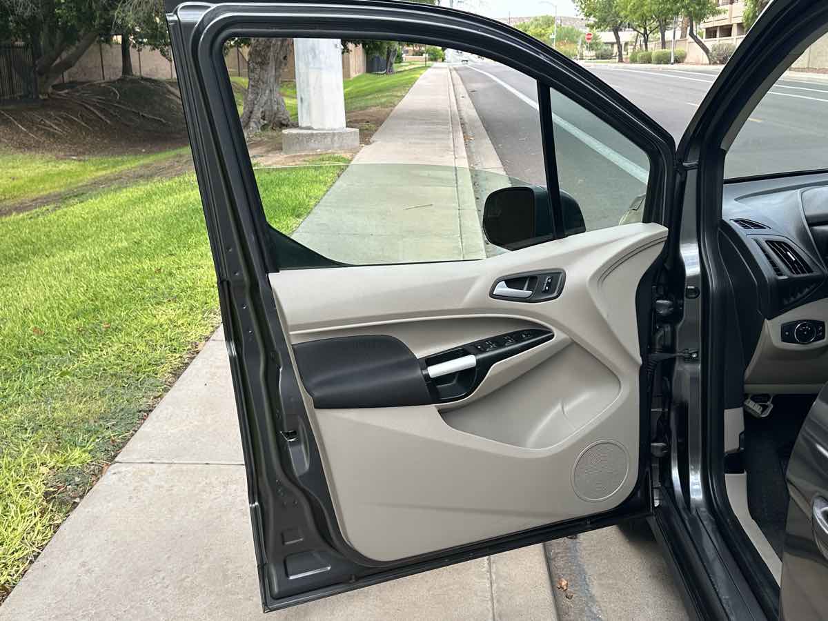 Ford Transit Connect photo 43