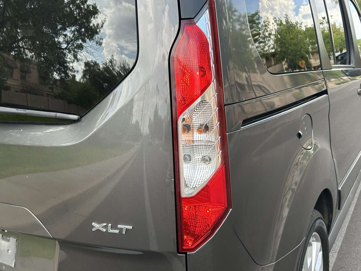 Ford Transit Connect photo 47