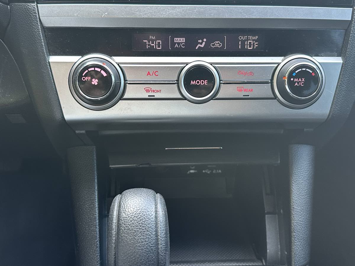 Subaru Legacy photo 24