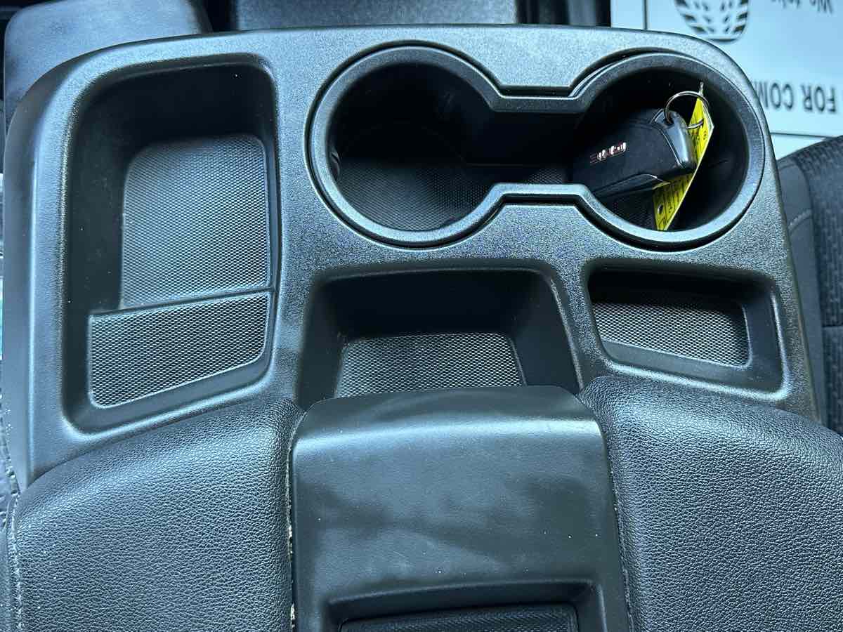 GMC Sierra photo 11
