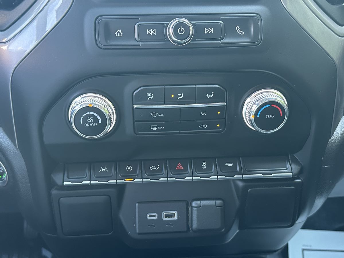 GMC Sierra photo 16