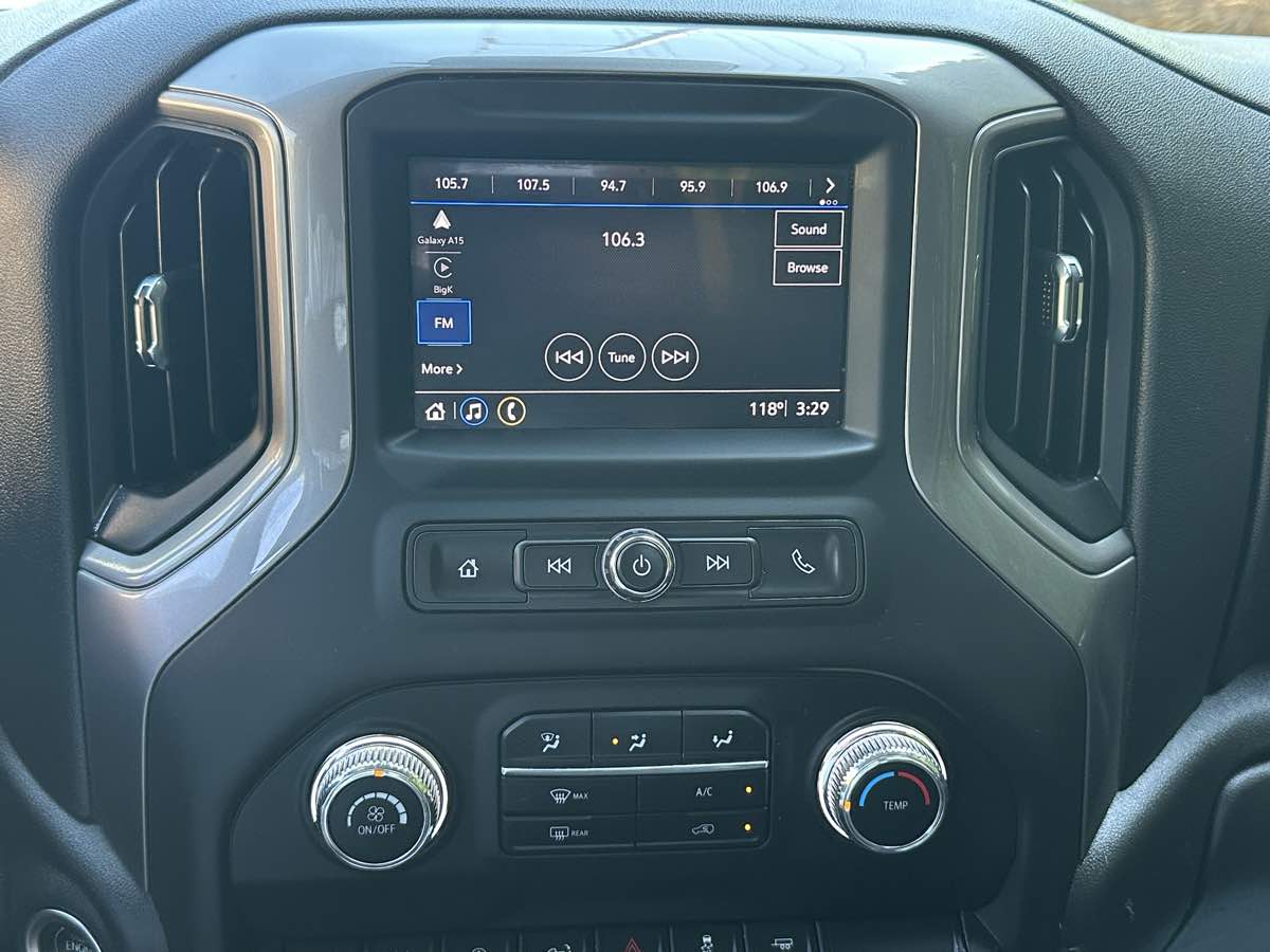 GMC Sierra photo 17
