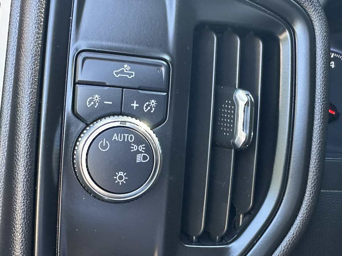 GMC Sierra photo 22