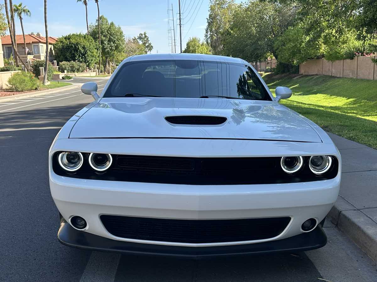 Dodge Challenger photo 3