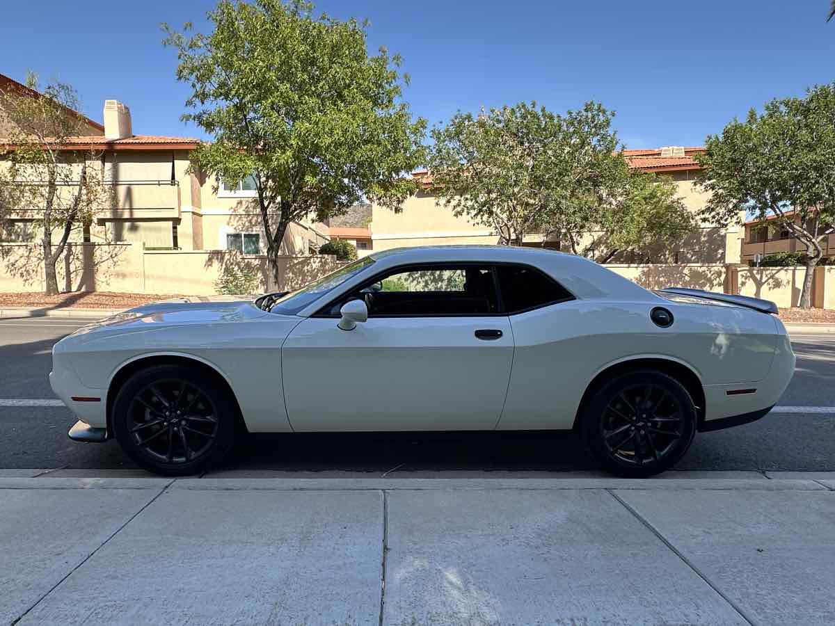 Dodge Challenger photo 5