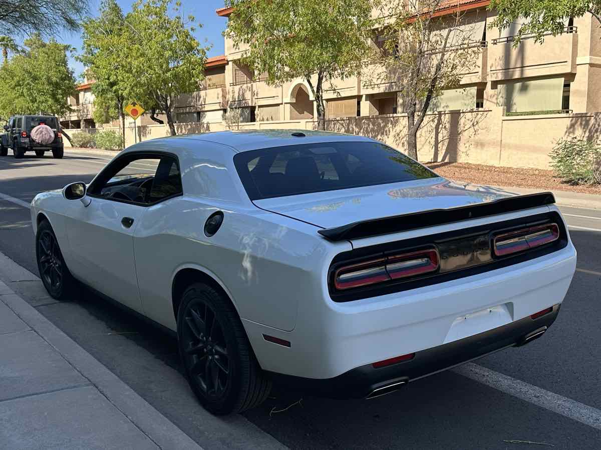 Dodge Challenger photo 6