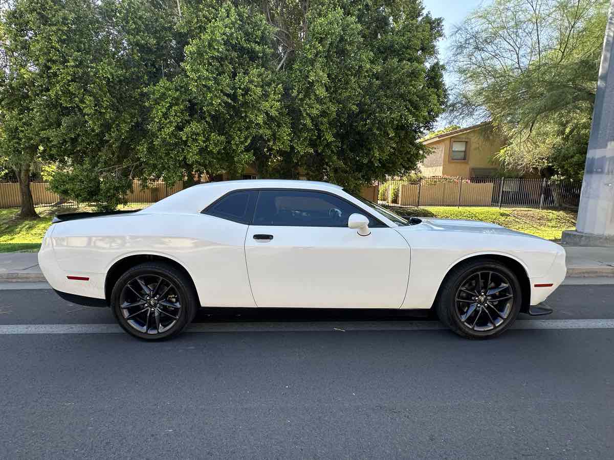 Dodge Challenger photo 9