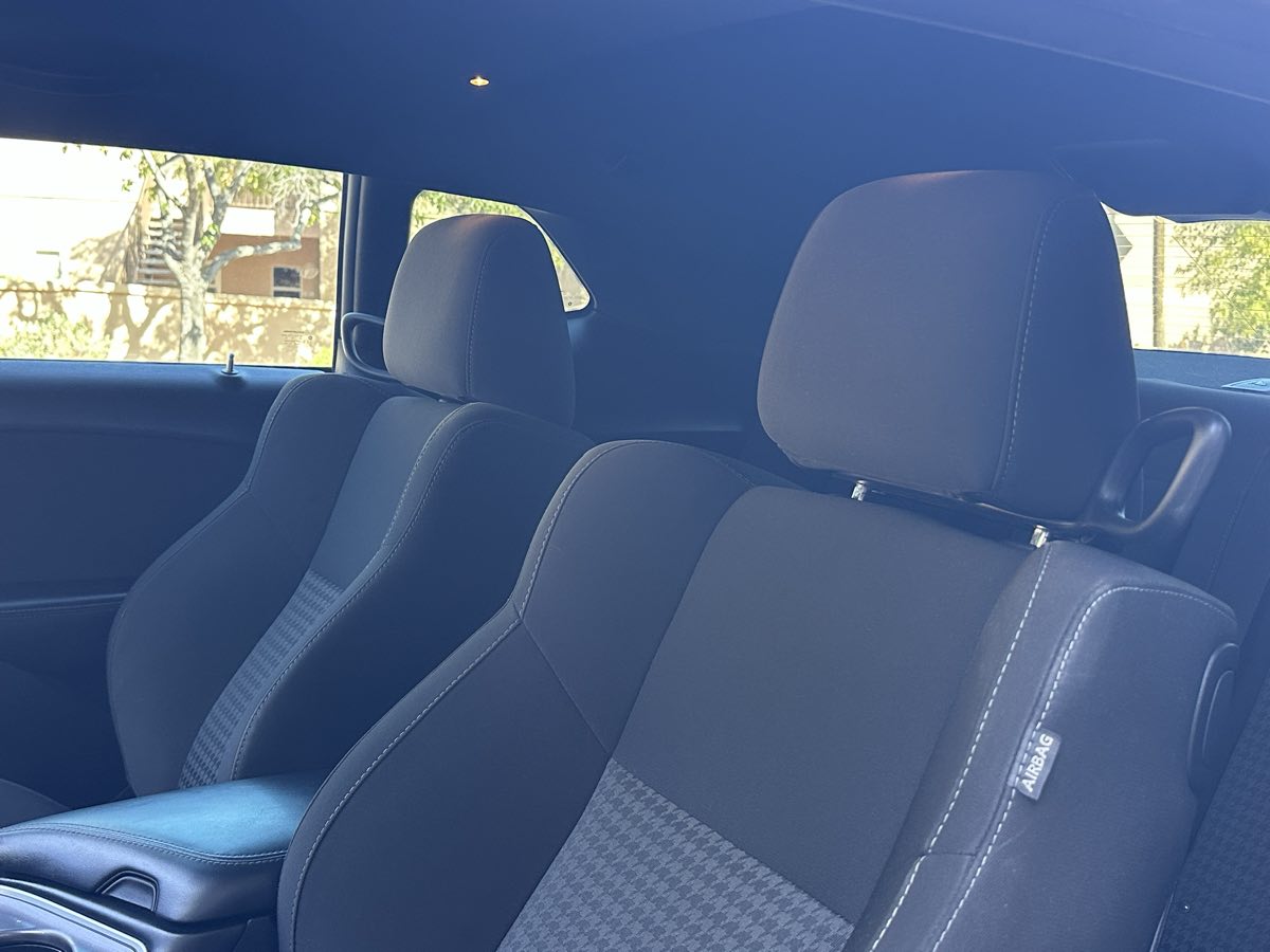 Dodge Challenger photo 13