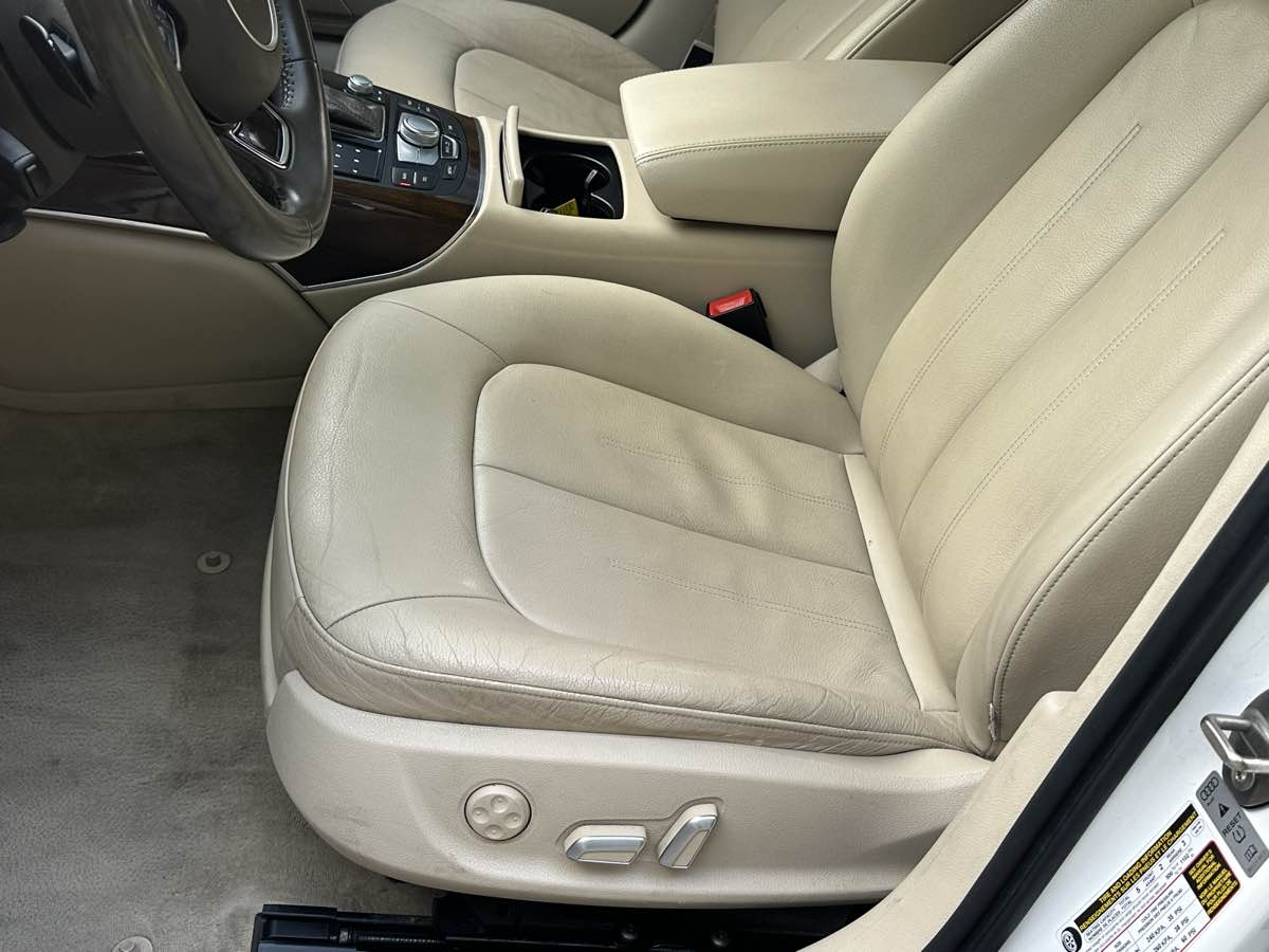 Audi A6 photo 25