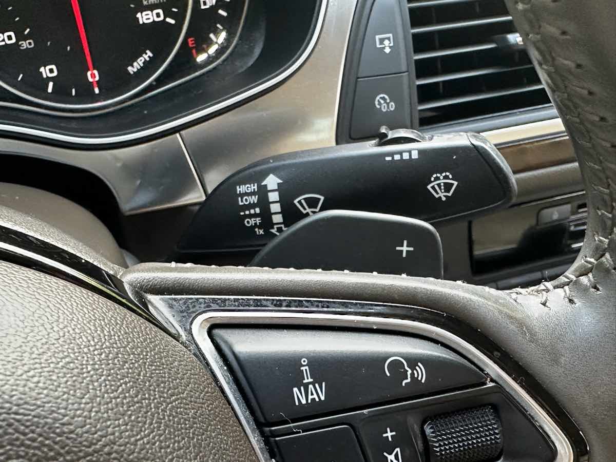 Audi A6 photo 27