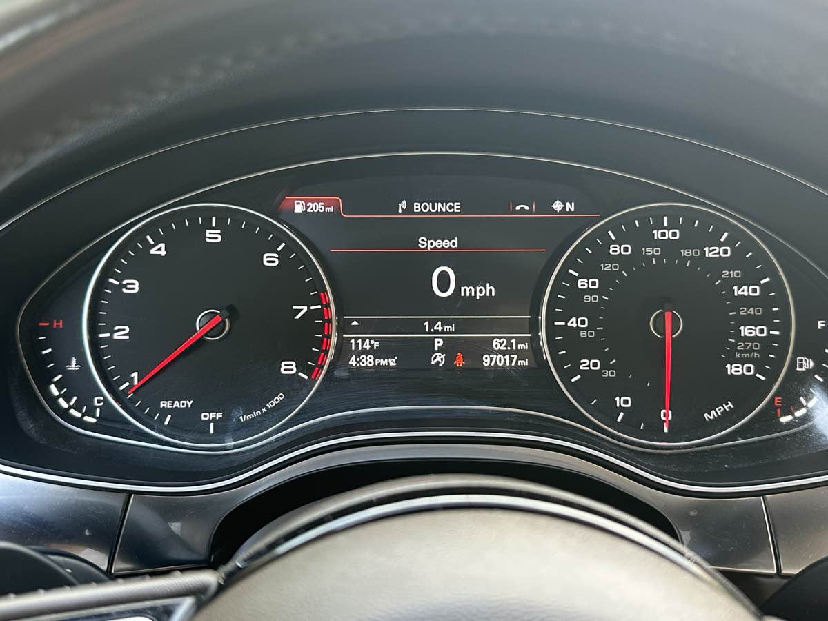 Audi A6 photo 32