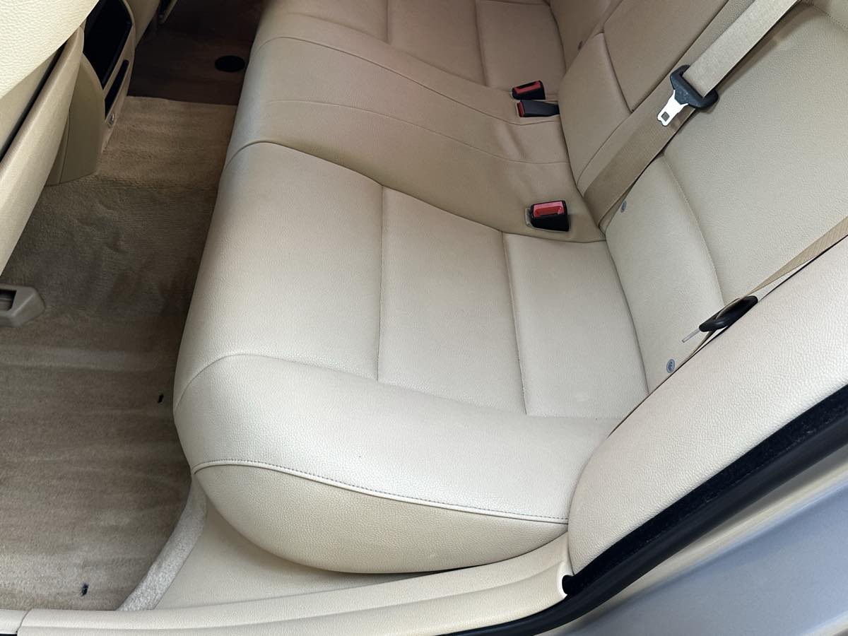 BMW 5 Series photo 16