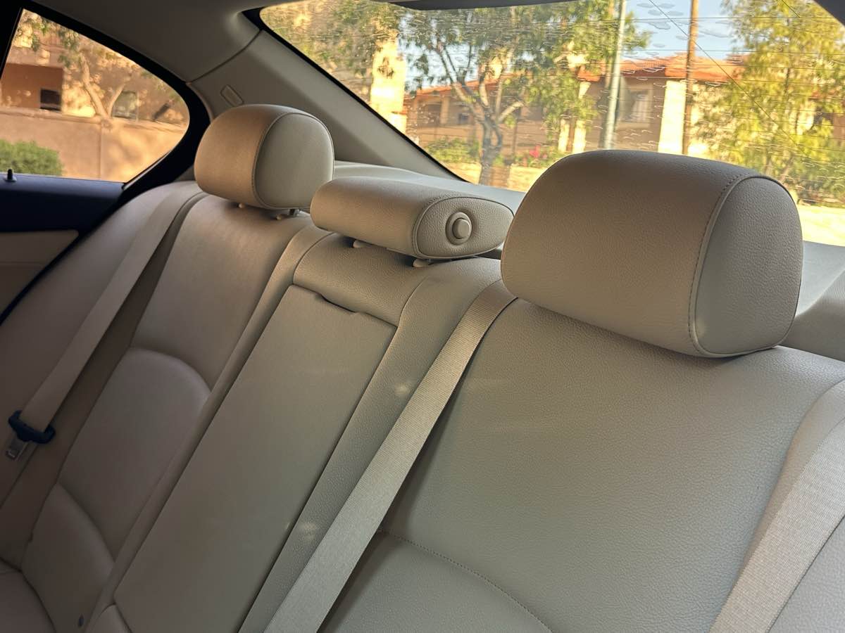 BMW 5 Series photo 17