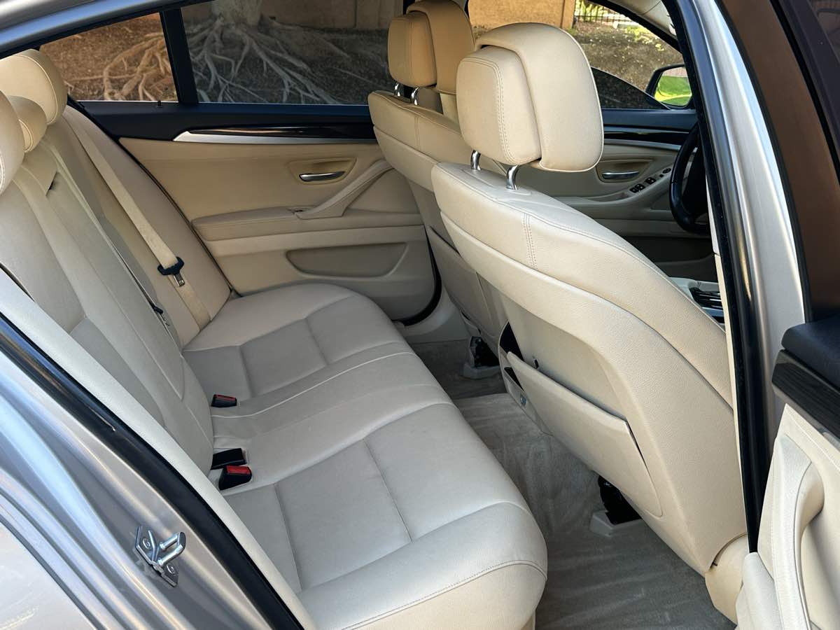 BMW 5 Series photo 19