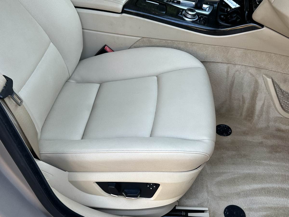 BMW 5 Series photo 26