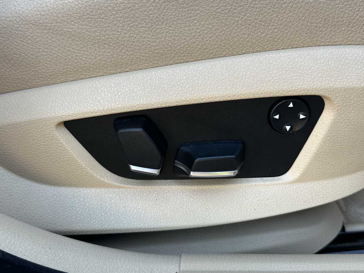 BMW 5 Series photo 27