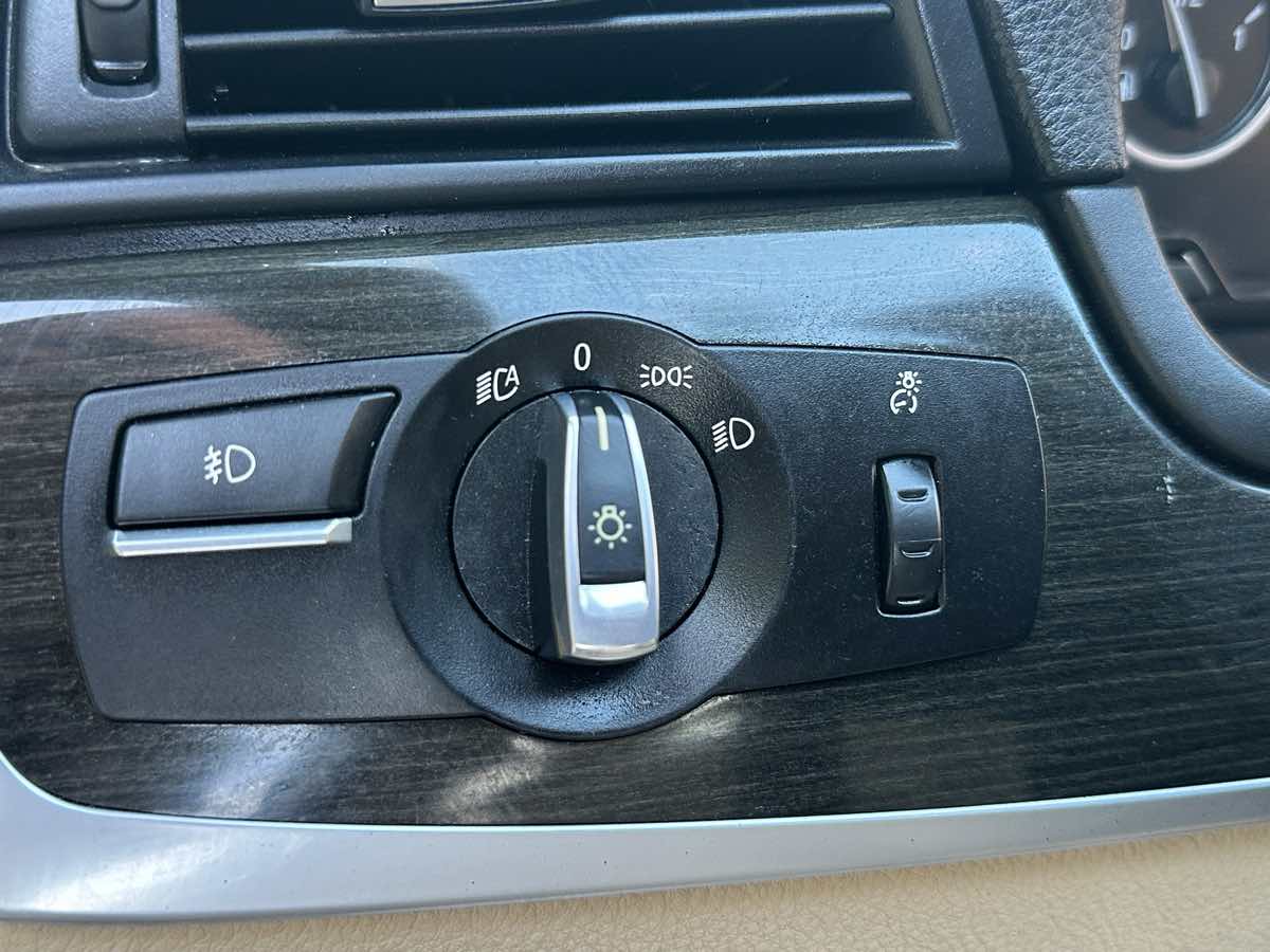 BMW 5 Series photo 30
