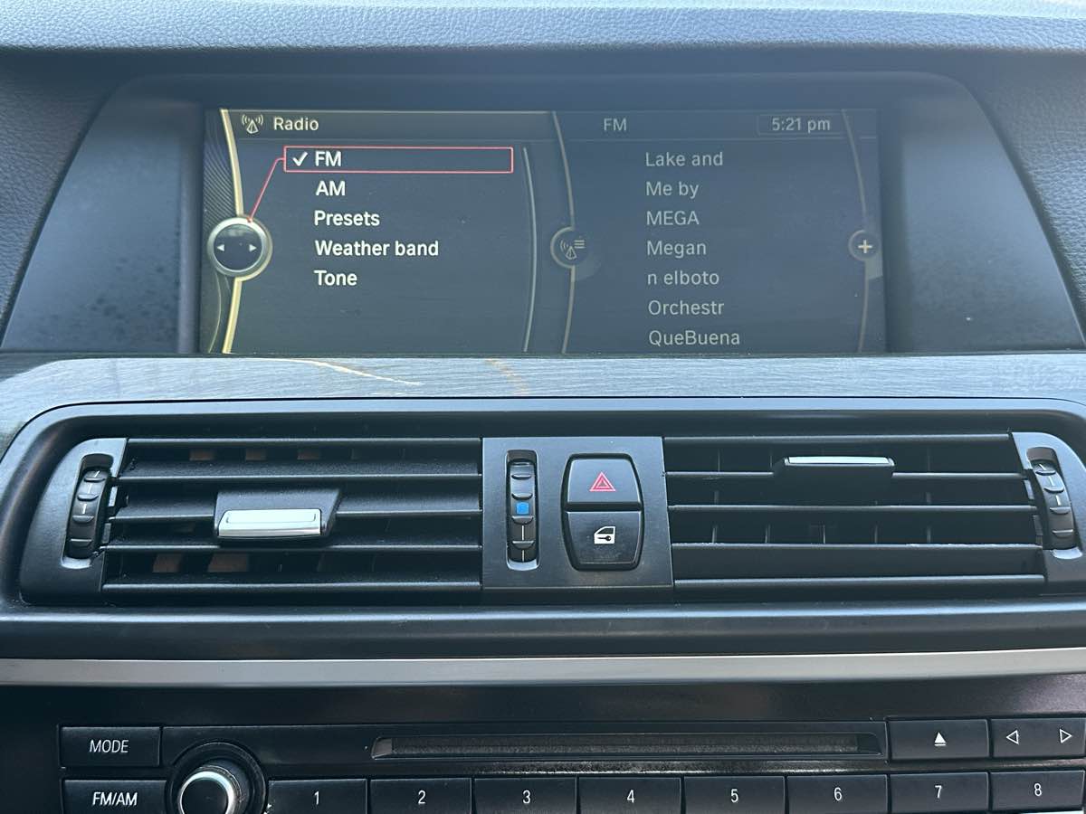 BMW 5 Series photo 36