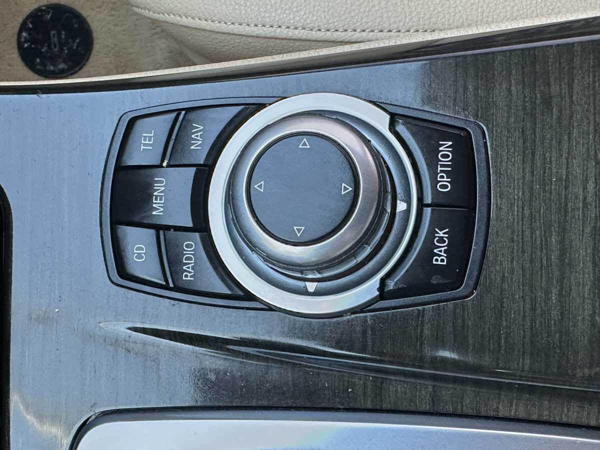 BMW 5 Series photo 37