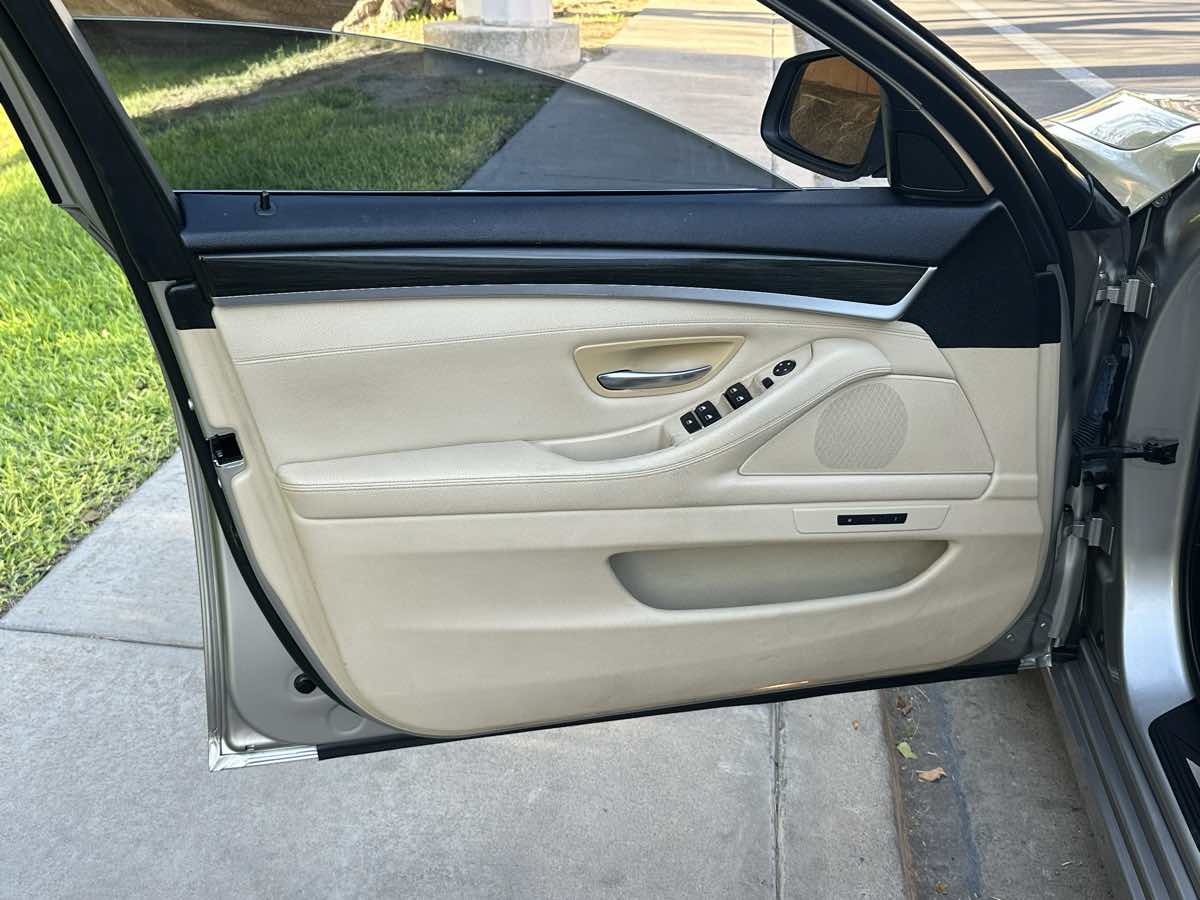 BMW 5 Series photo 49