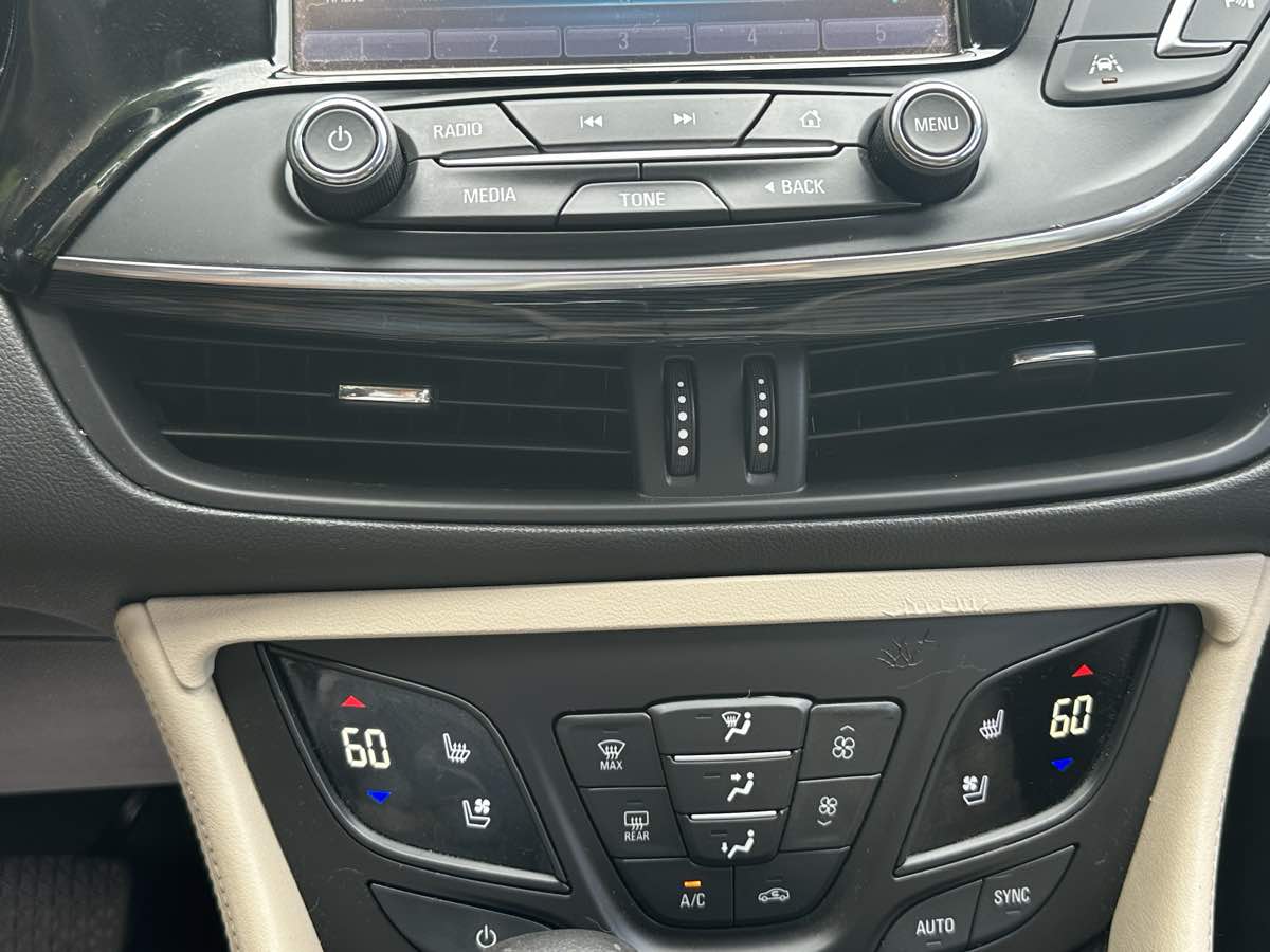 2017 Buick Envision Premium II - Photo 32