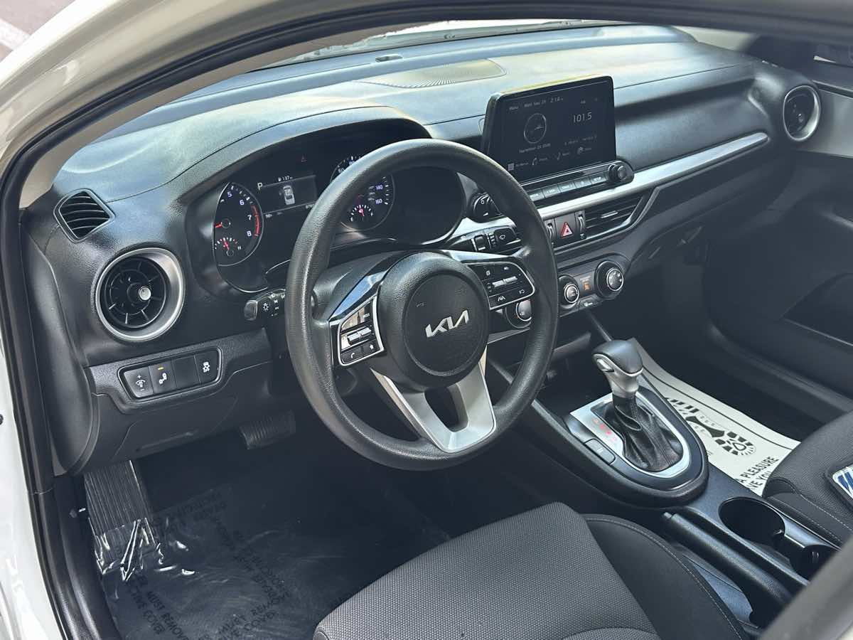 Kia Forte photo 13