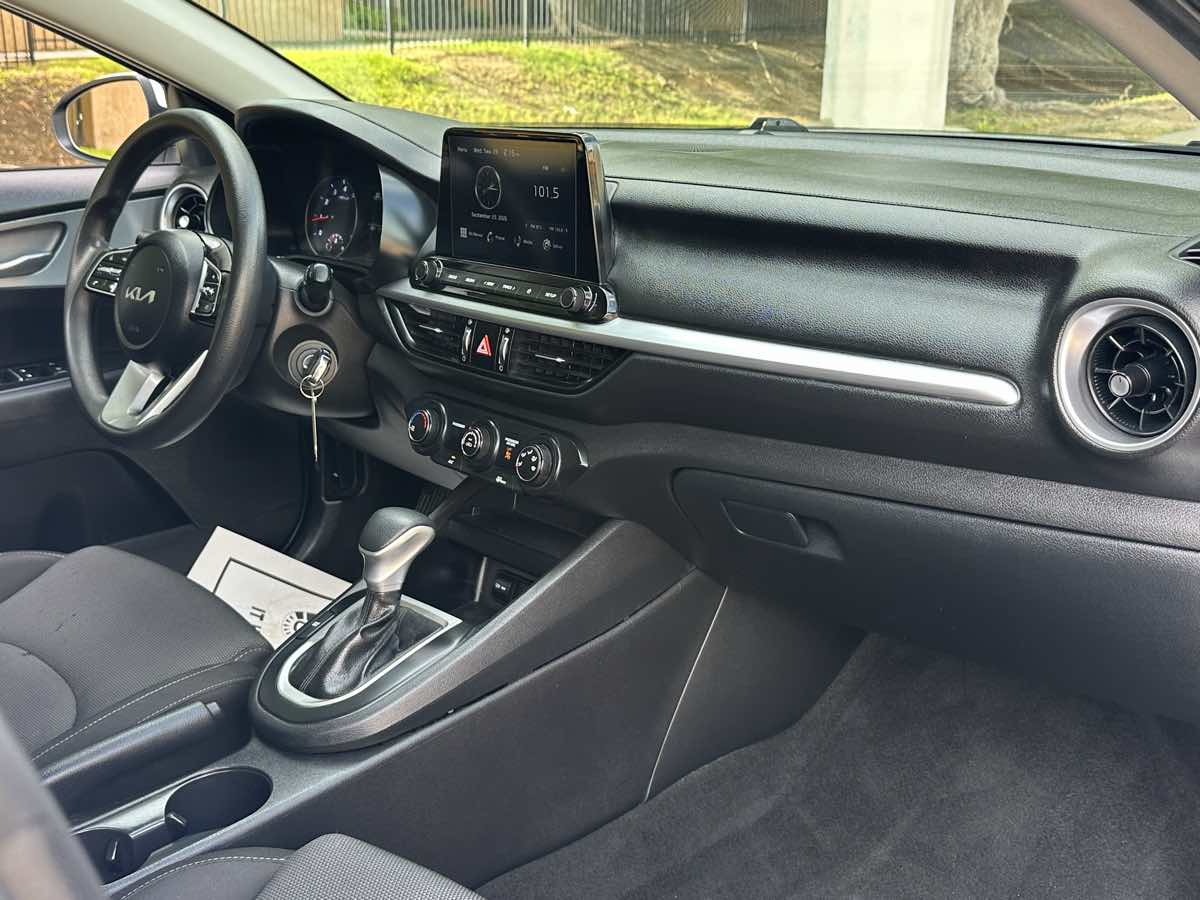 Kia Forte photo 24