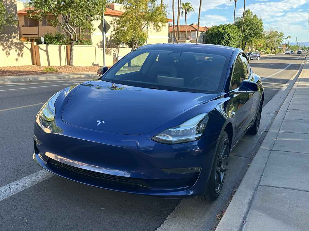 Tesla Model 3 photo 4