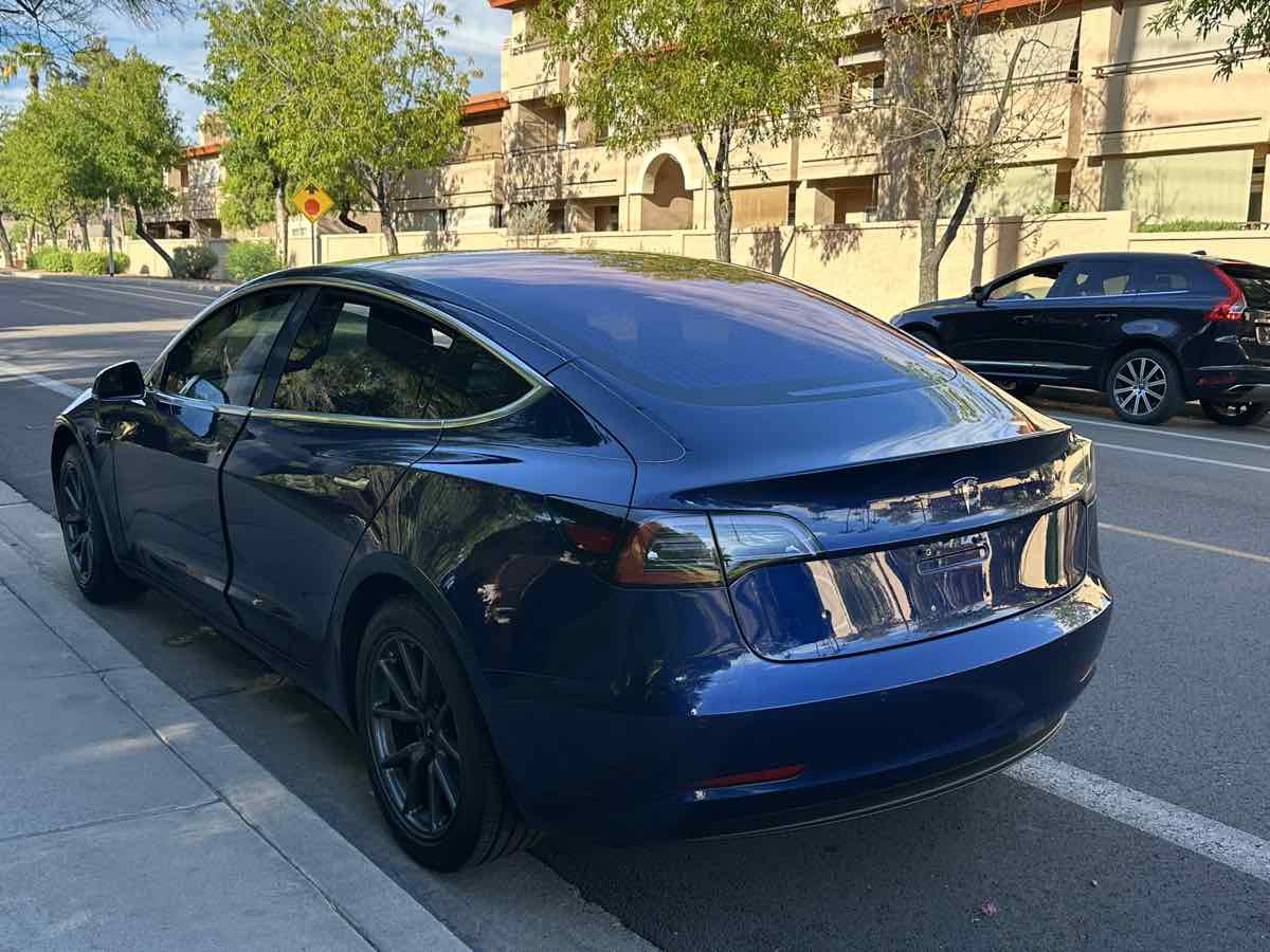 Tesla Model 3 photo 6