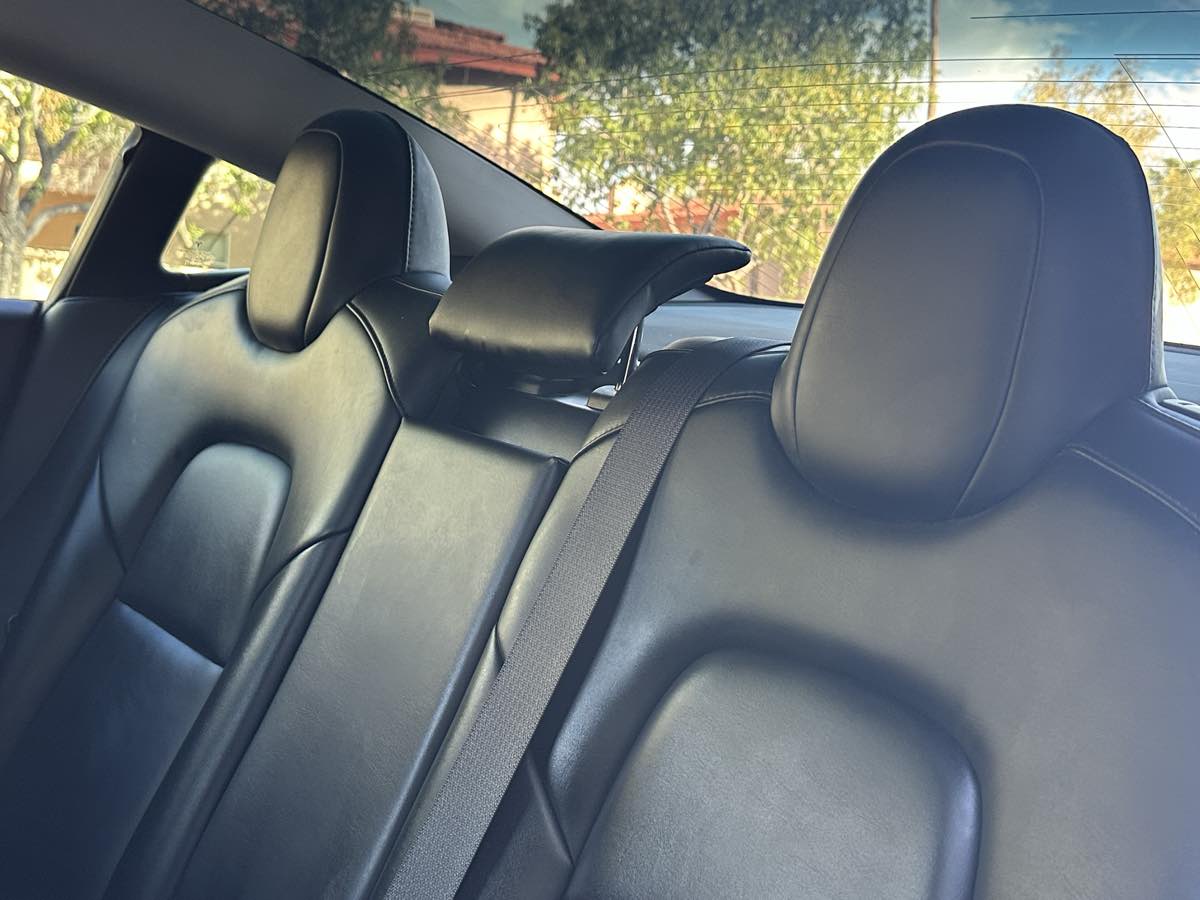 Tesla Model 3 photo 17
