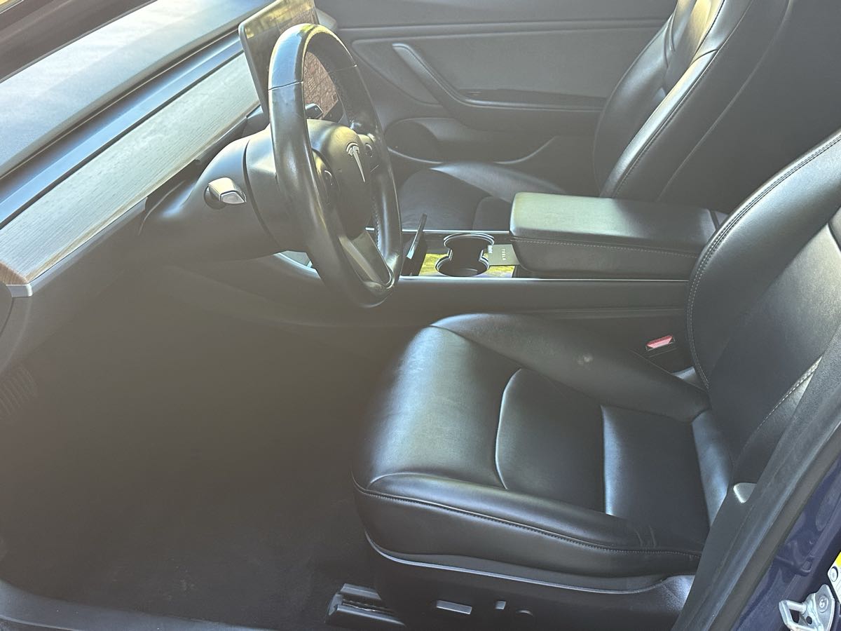 Tesla Model 3 photo 23