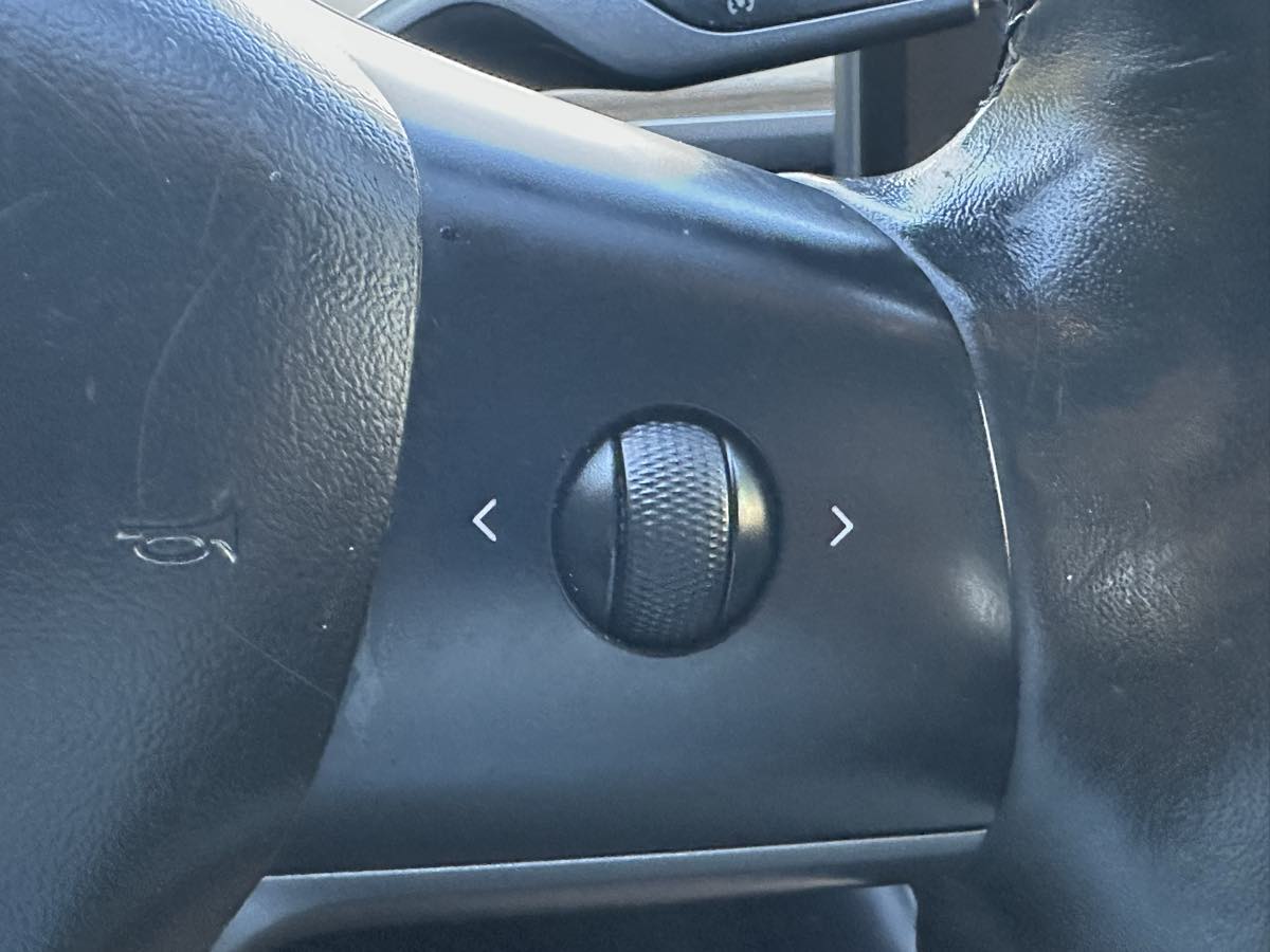 Tesla Model 3 photo 26