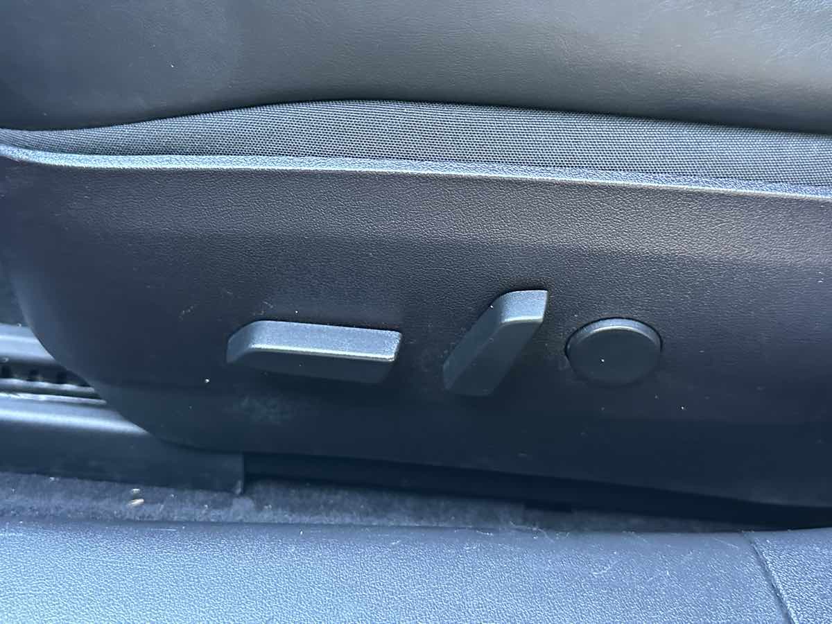 Tesla Model 3 photo 27