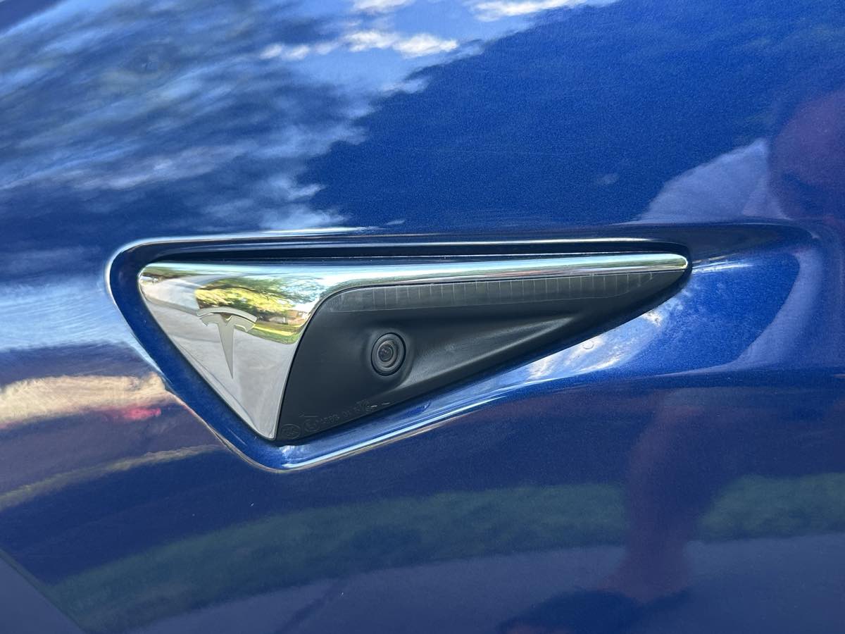 Tesla Model 3 photo 36